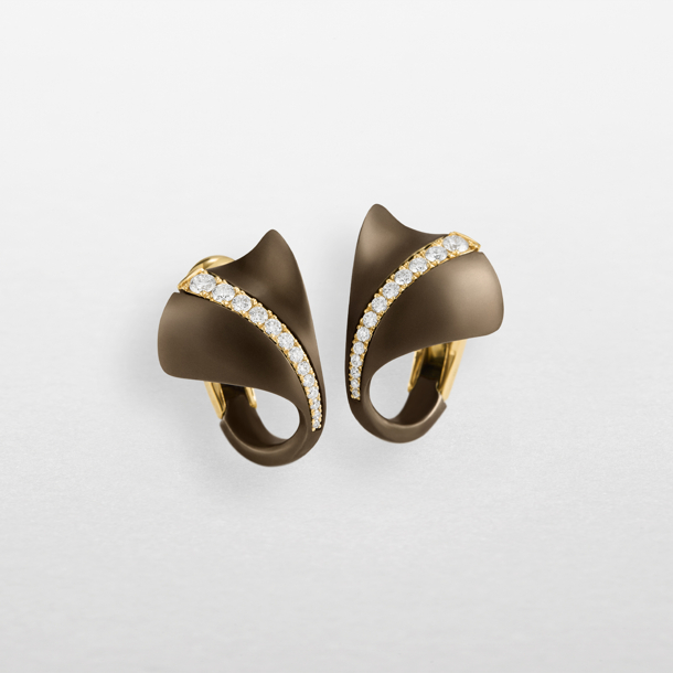 orecchini in titanio chocolate, oro rosa e diamanti