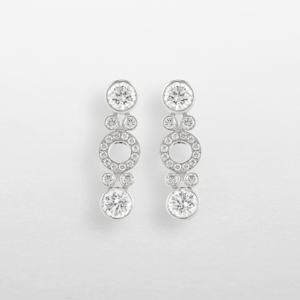 Earrings in white gold with diamonds