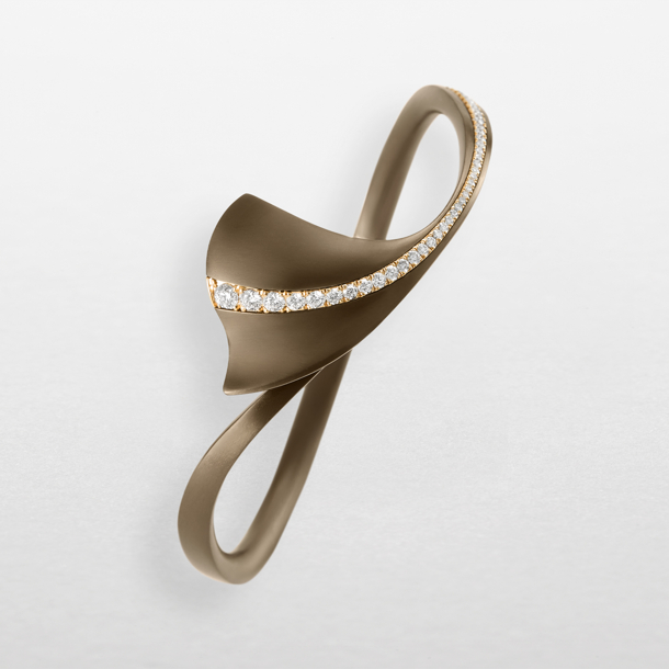 Bracelet in chocolate titanium, rose gold and diamonds