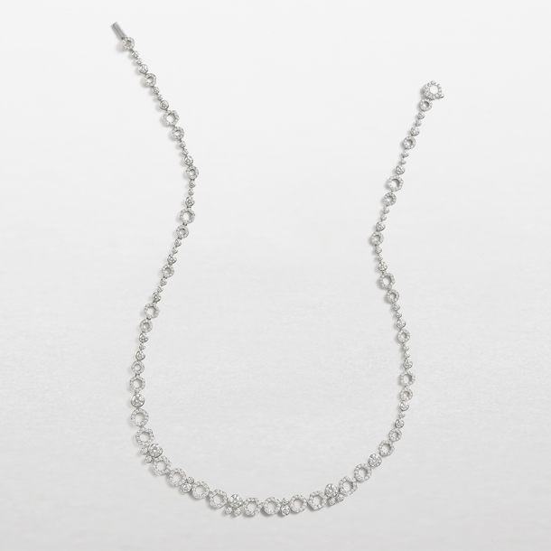 girocollo in oro bianco e diamanti