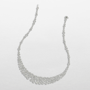 Necklace in white gold with diamonds