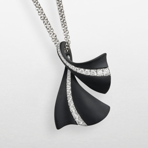 girocollo in titanio nero, oro bianco e diamanti