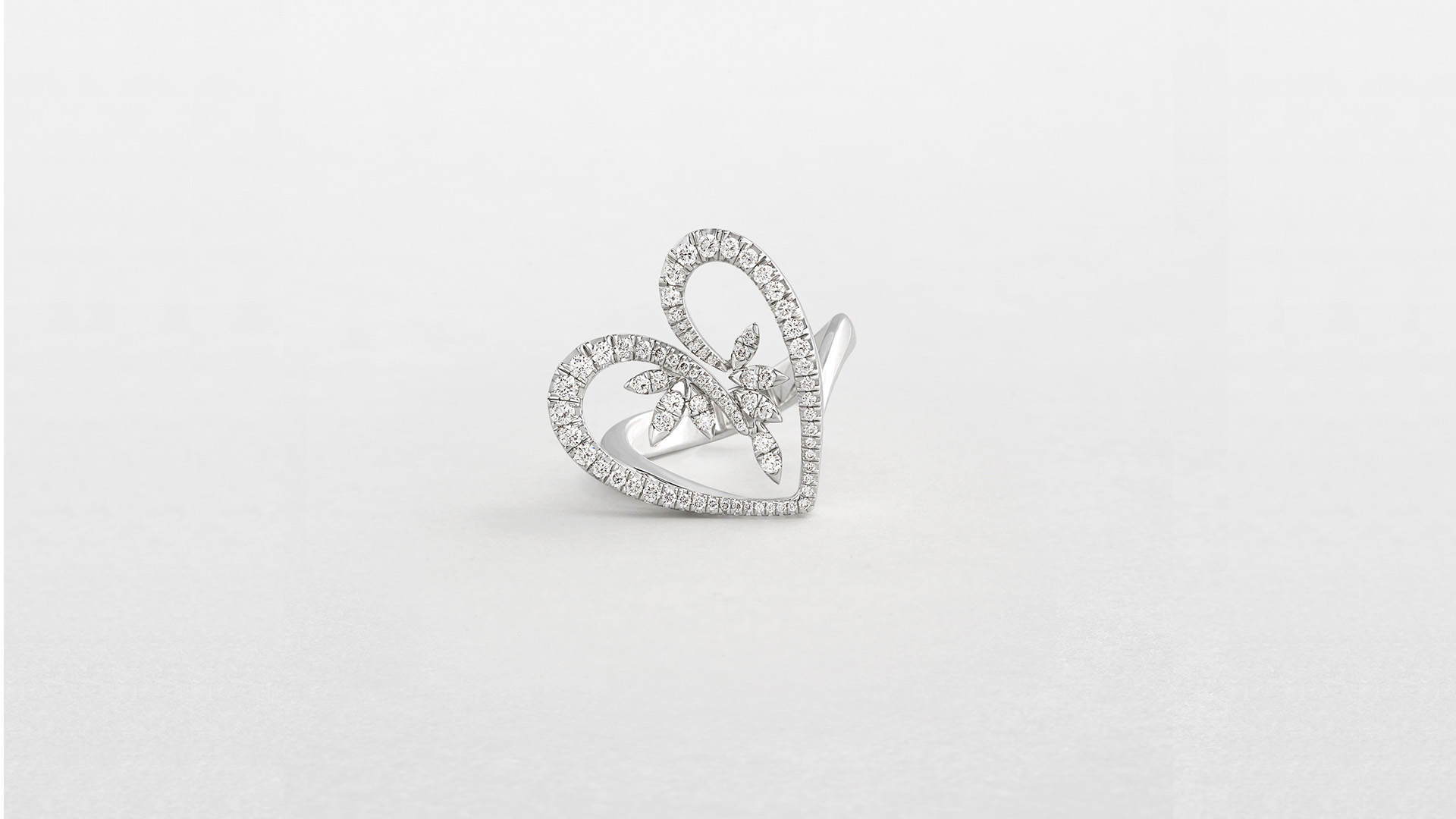 Anllo forma a cuore in oro bianco e full pavé di diamanti - collezione antologie