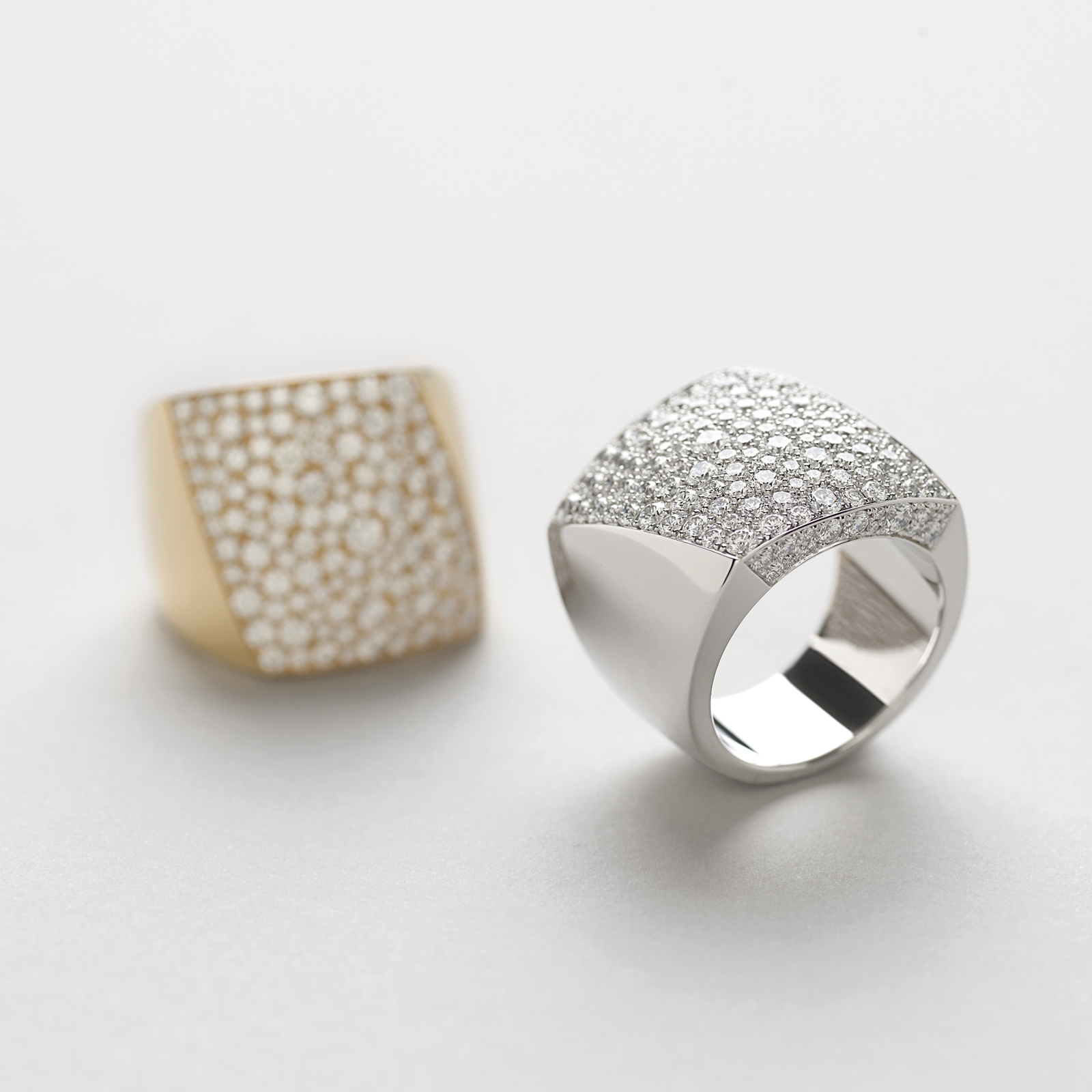 Anello squadrato della collezione LIKE ME INTRO in oro rosa, bianco e diamanti
