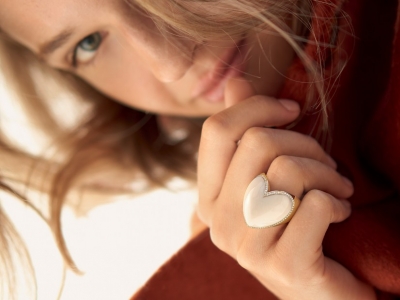 LIKEME-INTRO, an irresistible design  collection